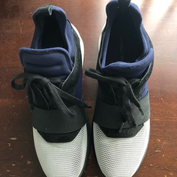 Kendall& Kylie Braydin sneakers, size 9 - Picture 5 of 5